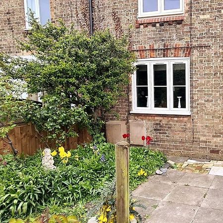 Gorgeous Two Bedroom House In Ely Exteriér fotografie