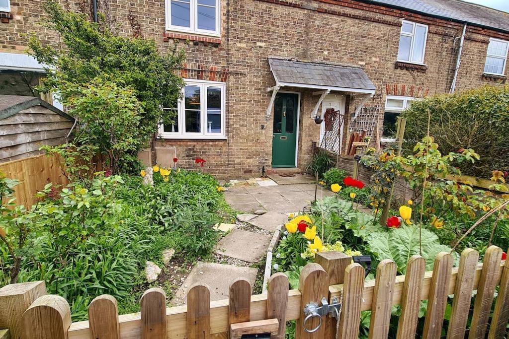 Gorgeous Two Bedroom House In Ely Exteriér fotografie